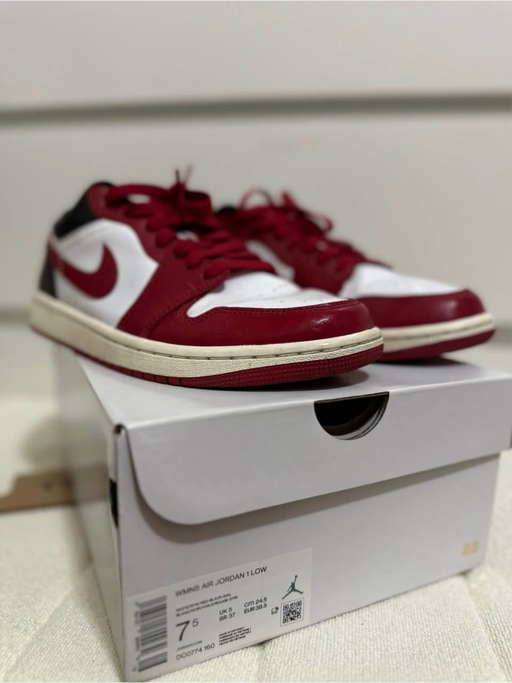 Nike Air Jordan 1 Low - White and Red